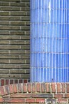 Detail blauw betegelde pilaar.
<br/>
Gert-Jan Lobbes, 2018